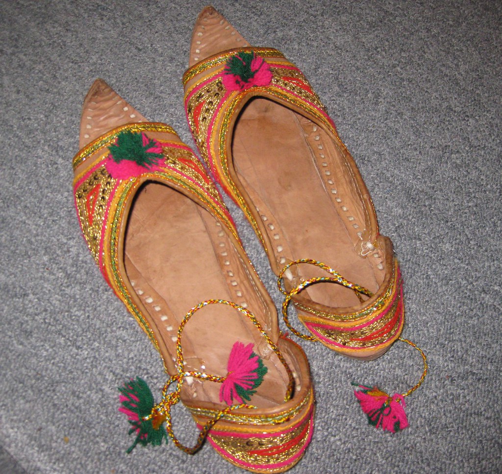 Embroidered Punjabi Jutti